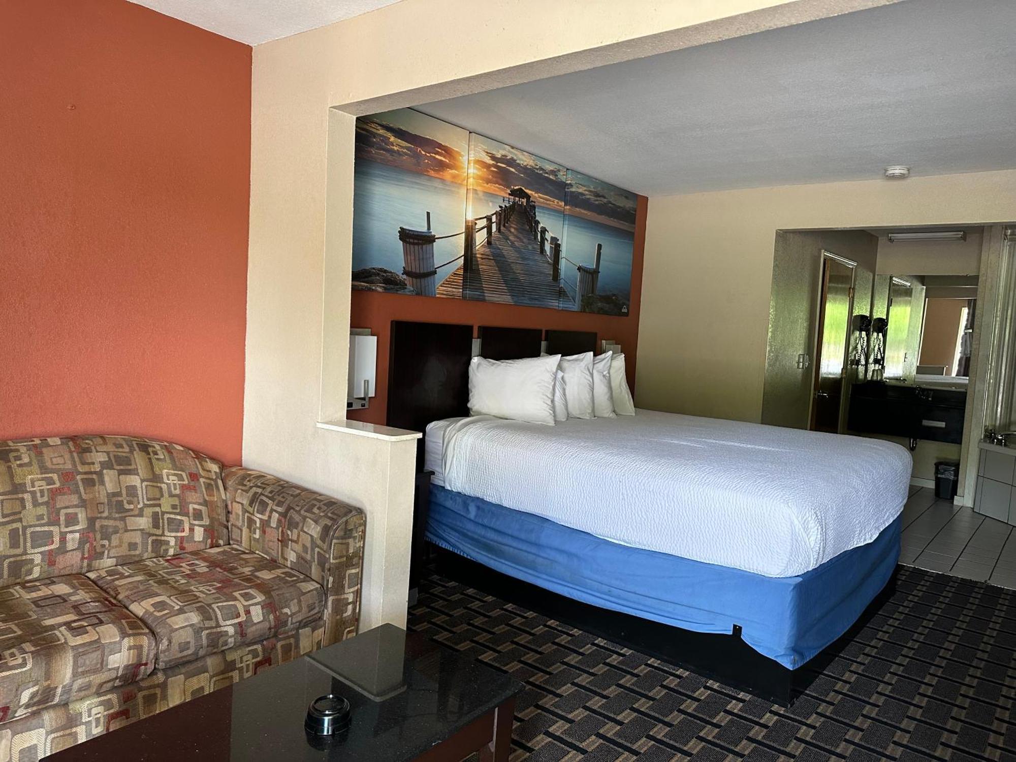 Days Inn & Suites By Wyndham Pine Bluff Eksteriør billede