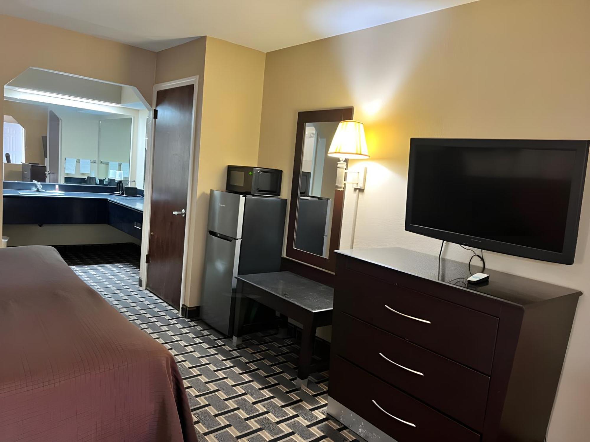 Days Inn & Suites By Wyndham Pine Bluff Eksteriør billede