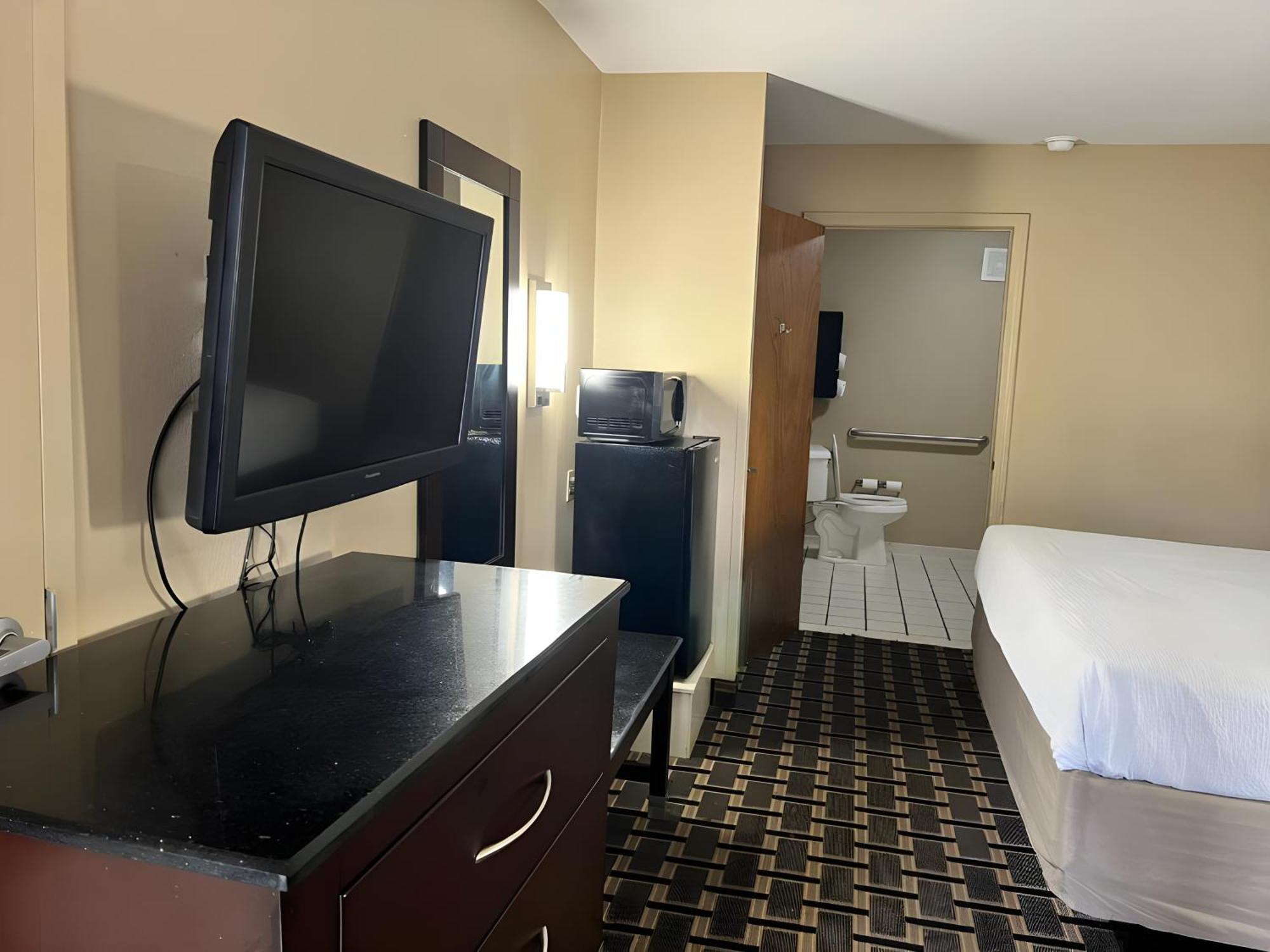 Days Inn & Suites By Wyndham Pine Bluff Eksteriør billede