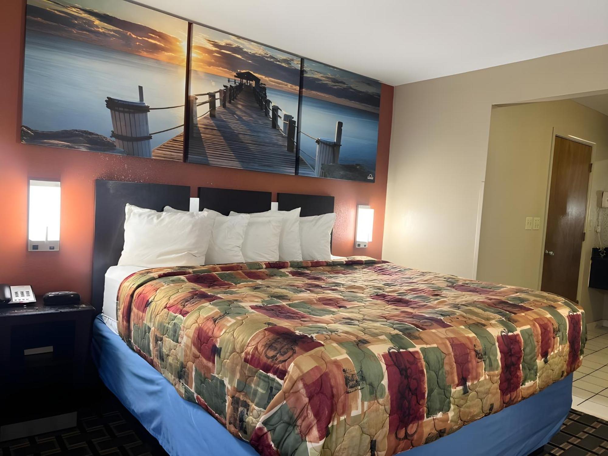 Days Inn & Suites By Wyndham Pine Bluff Eksteriør billede