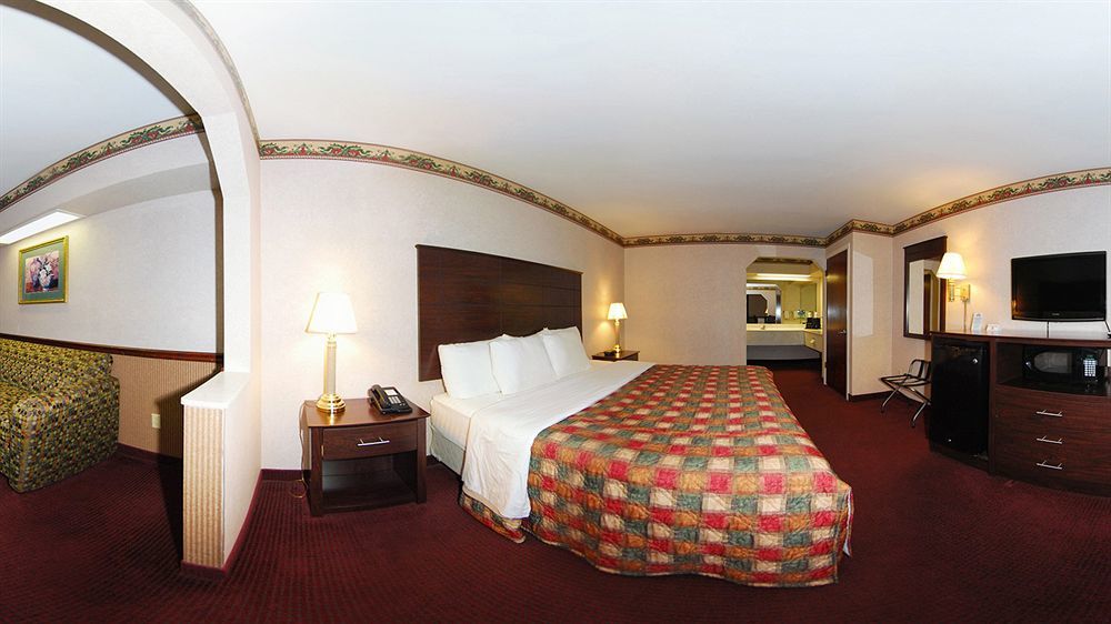 Days Inn & Suites By Wyndham Pine Bluff Eksteriør billede